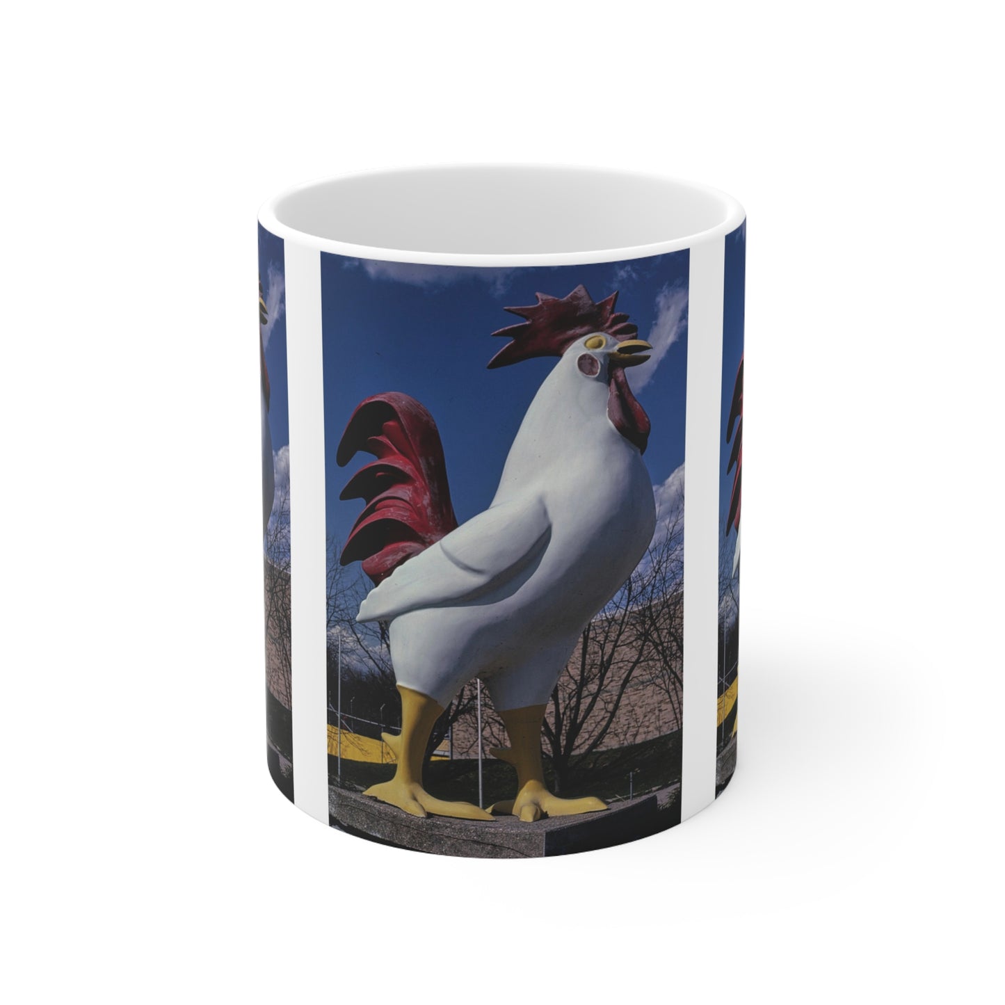 ROADSIDE MUGS – Keramiktasse mit großem Huhn, 325 ml