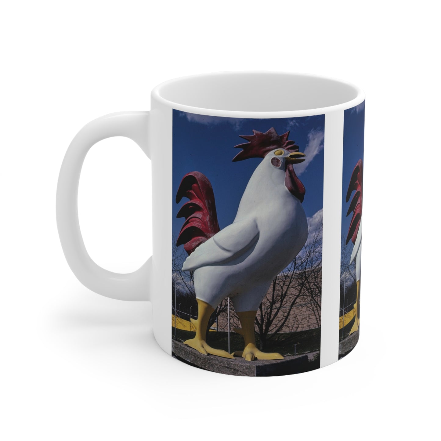 ROADSIDE MUGS – Keramiktasse mit großem Huhn, 325 ml